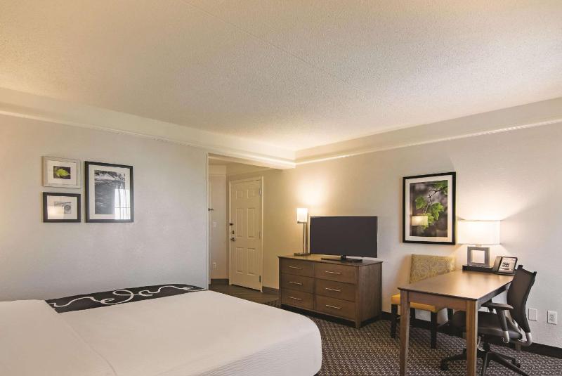 King Room - Disability Access image 2
