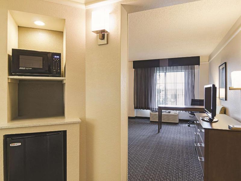 Executive King Room image 2