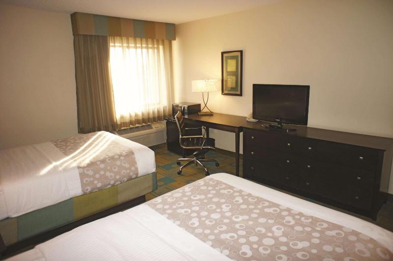 Deluxe Double Room with Double Beds  image 3