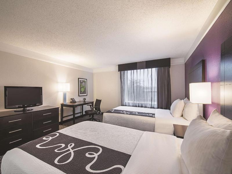 Double Room with Two Double Beds - Non-Smoking image 4