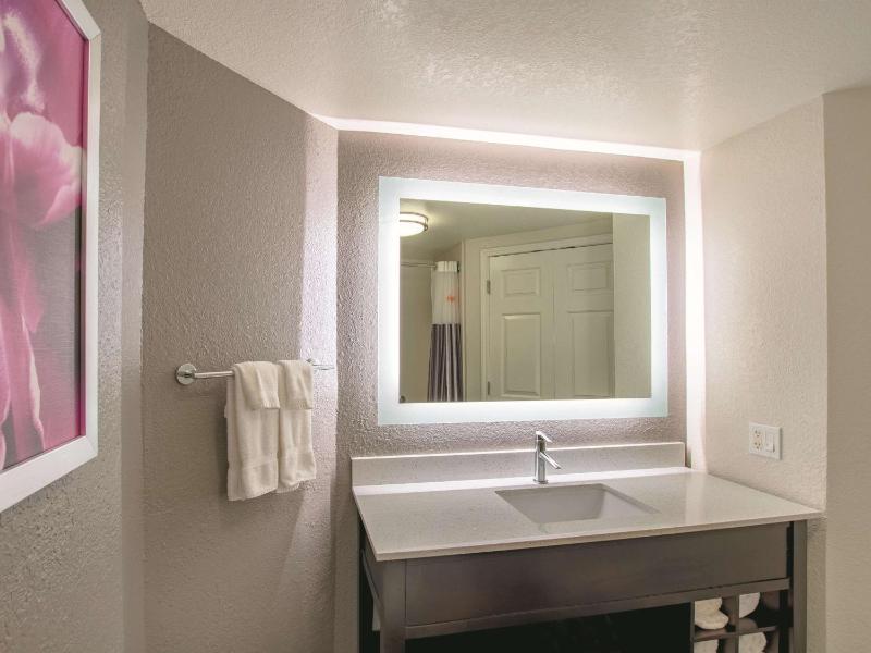 Double Room with Two Double Beds - Non-Smoking image 2