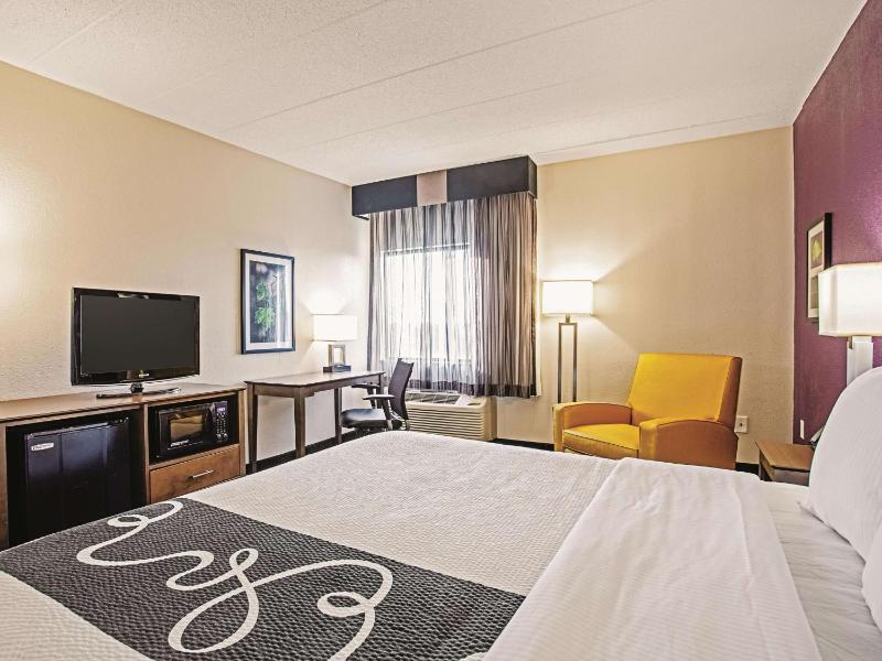 King Room - Non-Smoking image 2