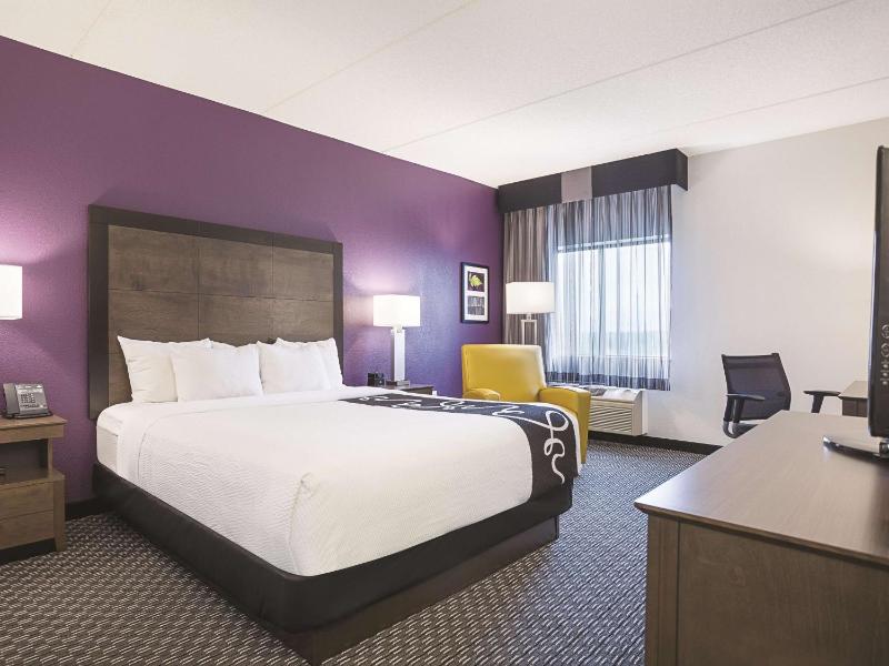 King Room image 3