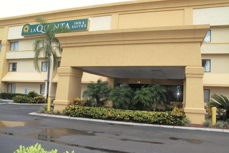 La Quinta Inn & Suites by Wyndham Tampa/Brandon West - image 6