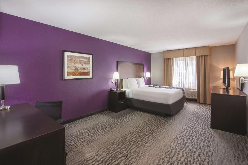 King Room - Disability Access image 3