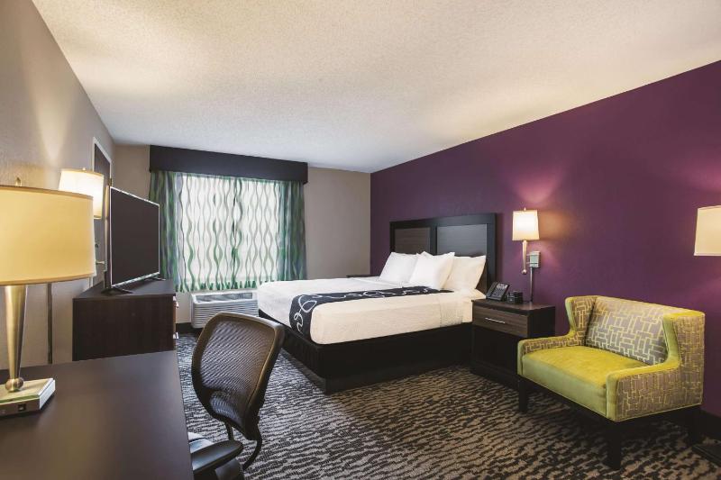 King Room - Non-Smoking image 2