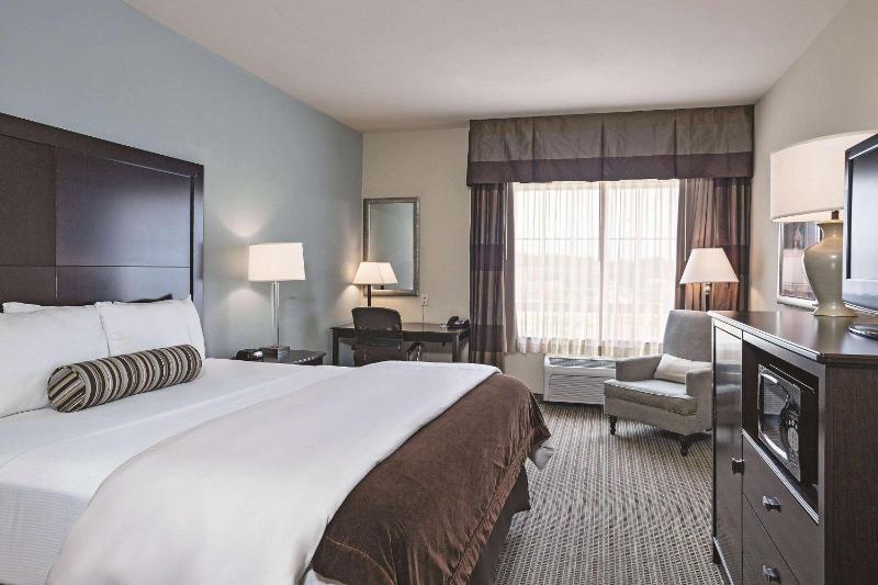 Deluxe King Room - Non-Smoking image 1