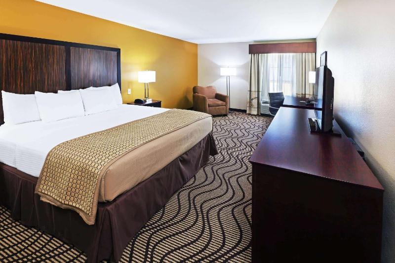 Deluxe King Room image 1