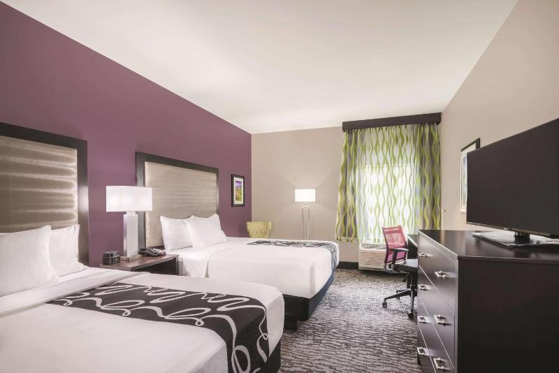 Queen Room with Two Queen Beds image 1