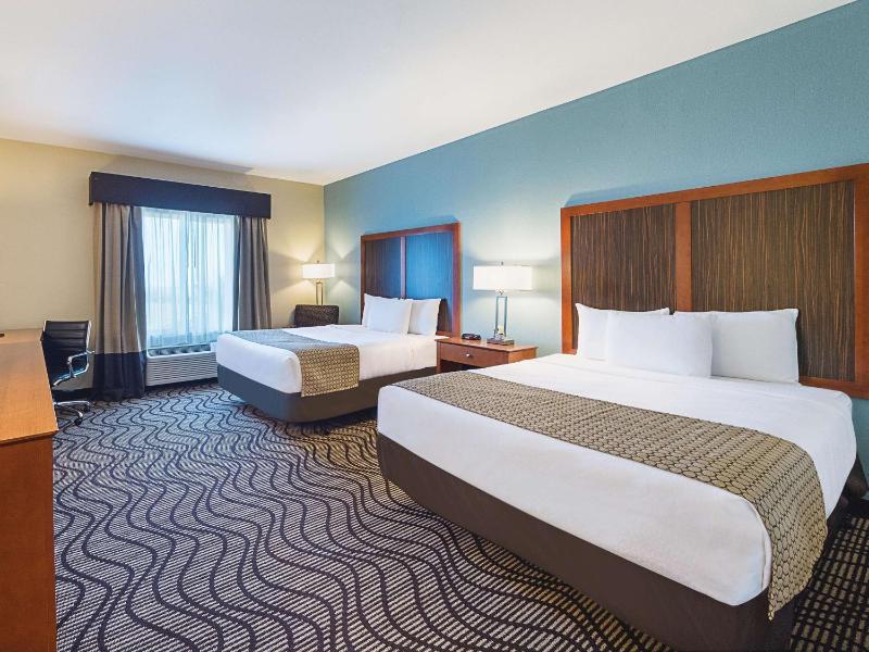 Queen Room with Two Queen Beds - Non-Smoking image 1
