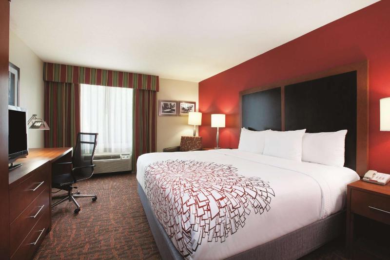 King Room - Disability Access image 2