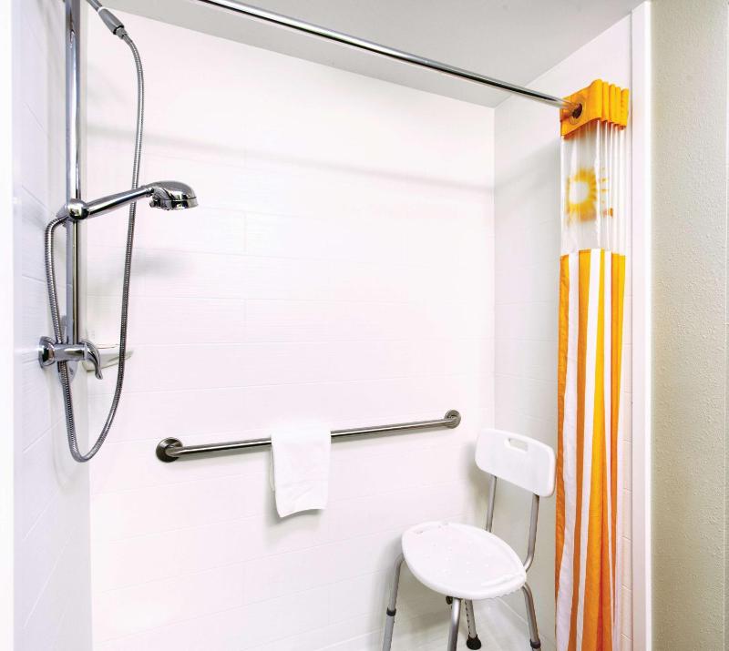 King Suite with Mobility/Hearing Impaired Access image 3