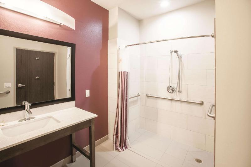 King Room - Mobility Access image 3