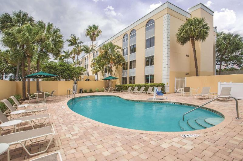 La Quinta Inn & Suites by Wyndham Fort Lauderdale Tamarac - image 41