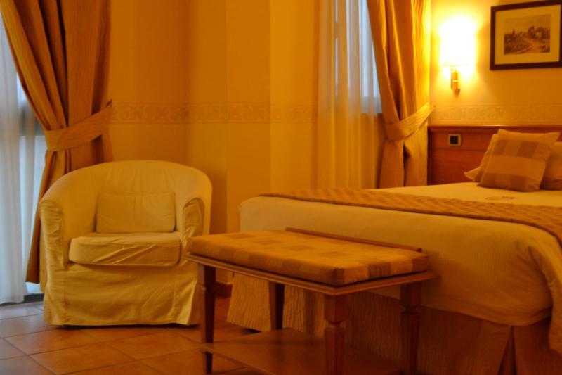 Royal Double Room image 4