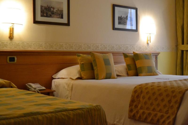 Deluxe Triple Room image 4