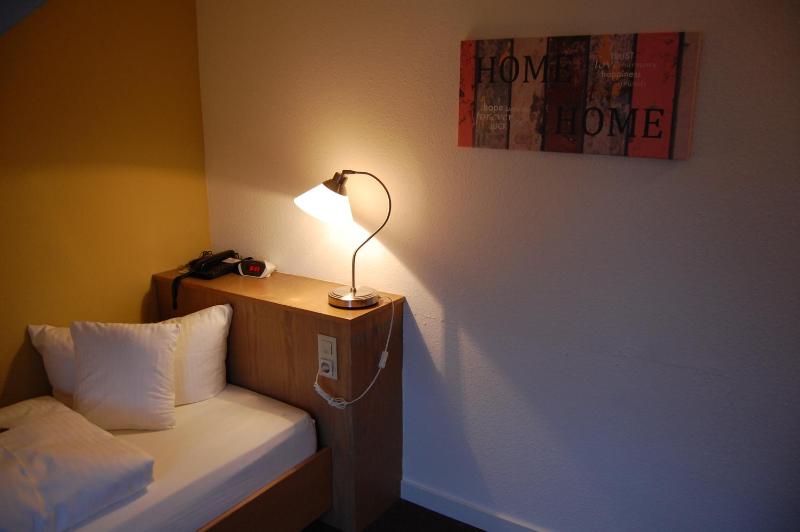Single Room image 4
