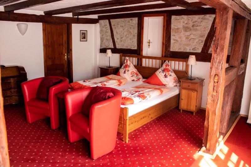 Large Double Room image 1
