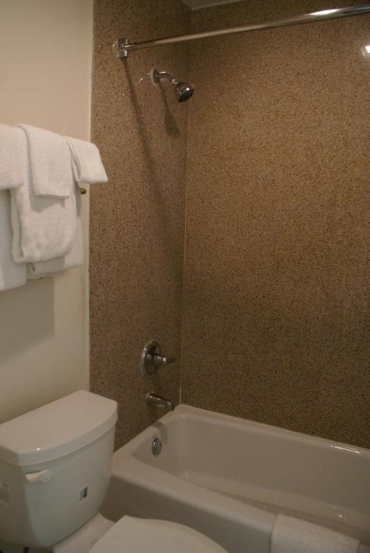 Standard Queen Room with Two Queen Beds image 3