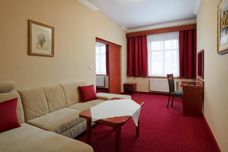 Deluxe Suite image 4