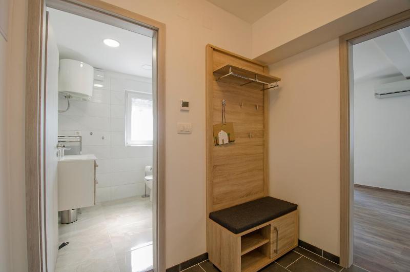 One-Bedroom Apartment image 3
