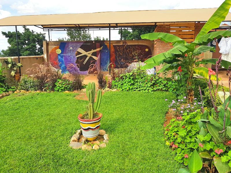 Yambi Guesthouse - image 5