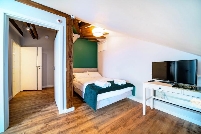 Studio Apartment image 4