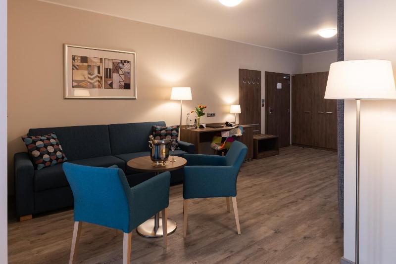 Deluxe Junior Suite image 4