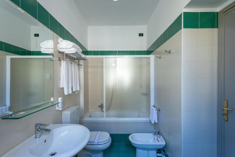 Triple Room image 2