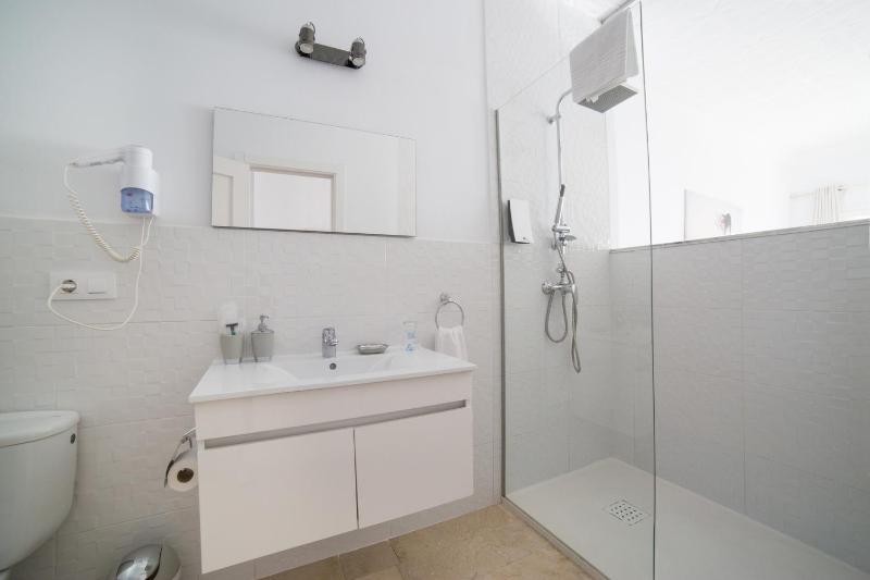 Double Room image 4