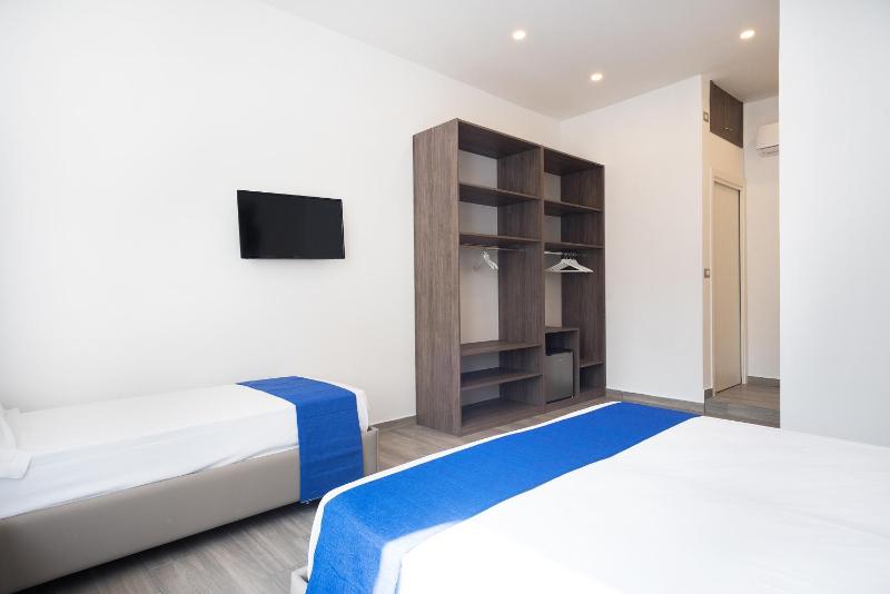 Triple Room image 3