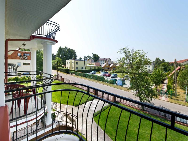 Deluxe Double Room with Balcony image 4