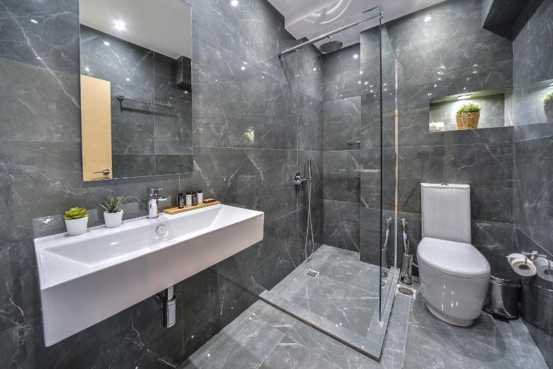 Triple Room image 3