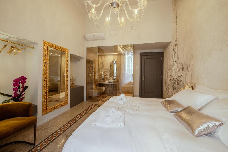 Palazzo dei Grifoni - Luxury Suites - - image 19