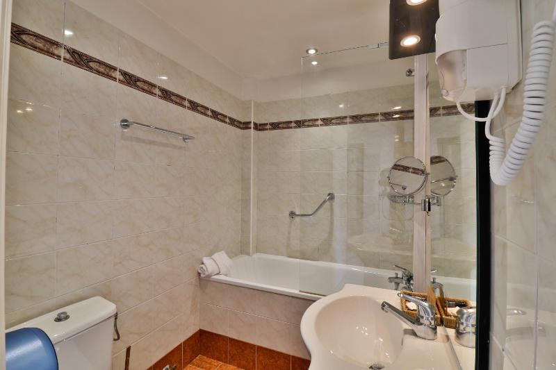 Superior Double or Twin Room with Balcony and Sea View image 1