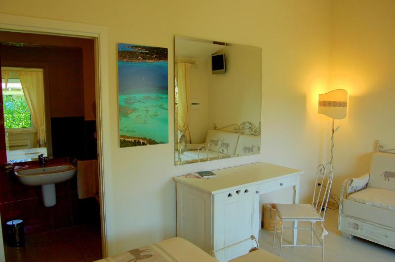 Superior Family Room (2 Adults + 2 Children) image 2