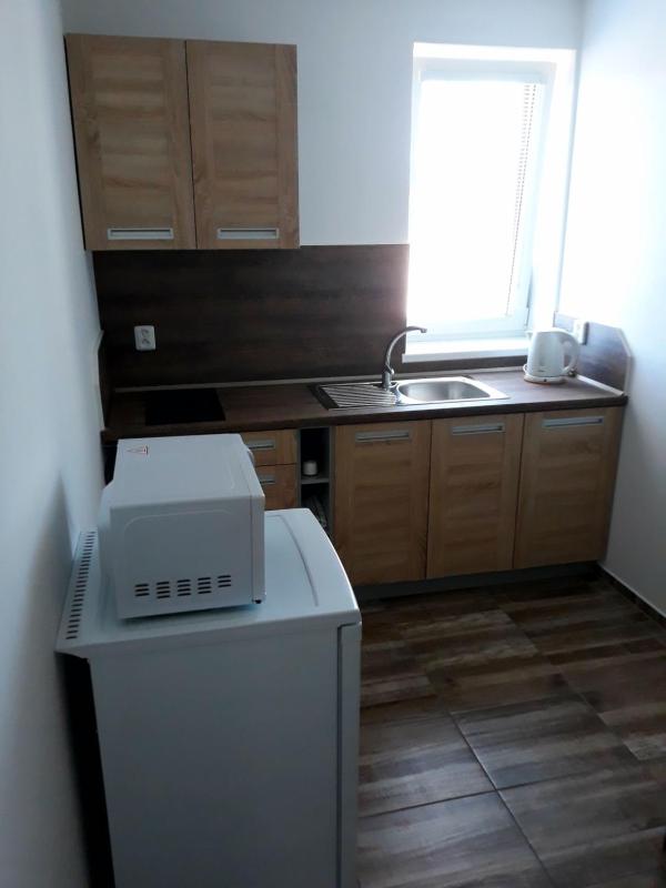 One-Bedroom Apartment image 3