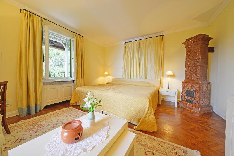 Superior Twin Room image 2