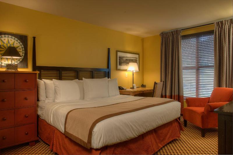 King Suite with Mountain View image 3