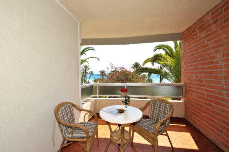 Double or Twin Room with Sea View image 3