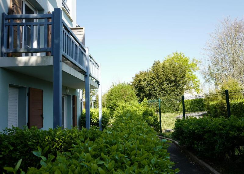 Apartment with Garden View image 4