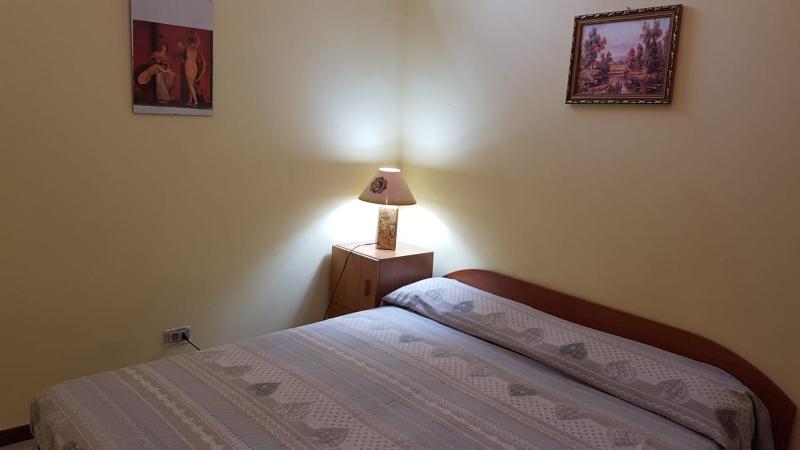 Double Room with Shared Bathroom image 2