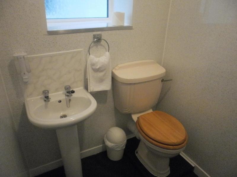 Double Room image 3