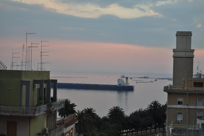 Economy Double Room with Balcony and Sea View image 1