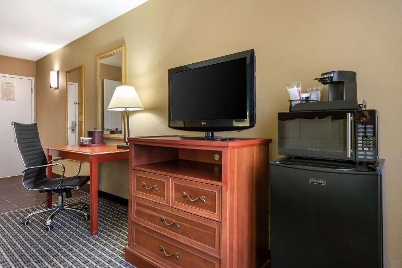 King Room - Non-Smoking image 4