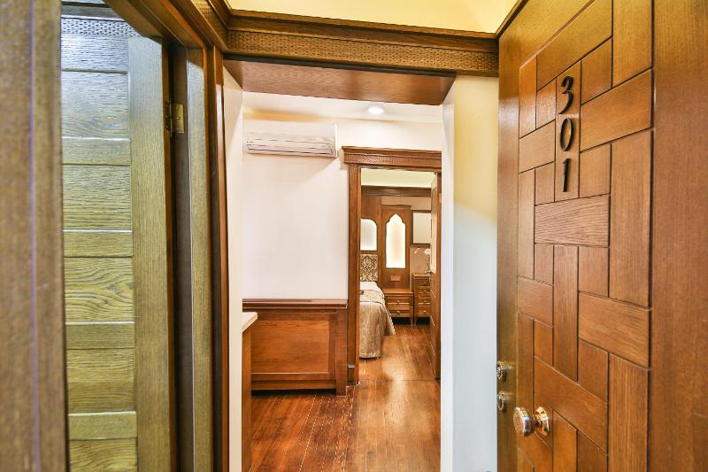 Studio Apartment image 3