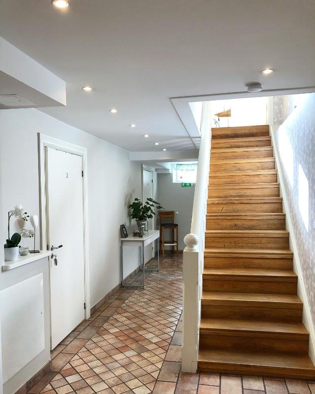 Family Room image 2