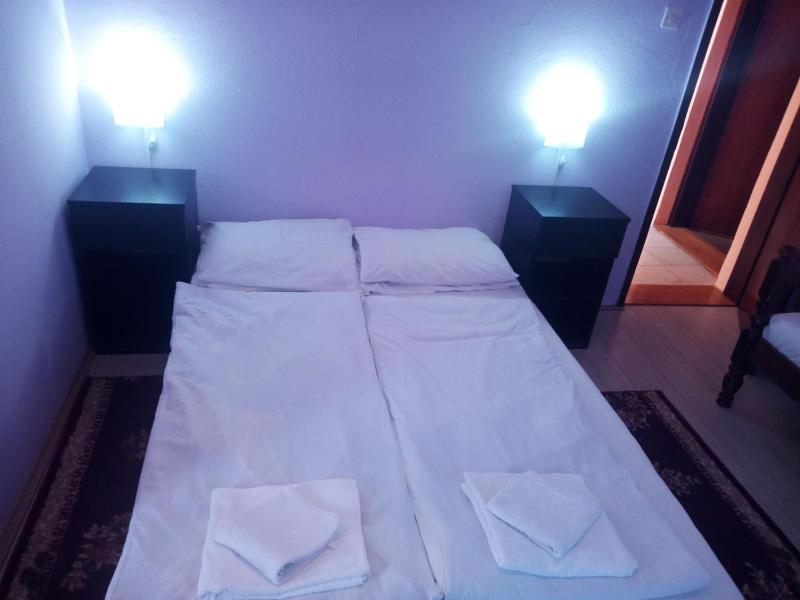 Triple Room with Balcony image 3