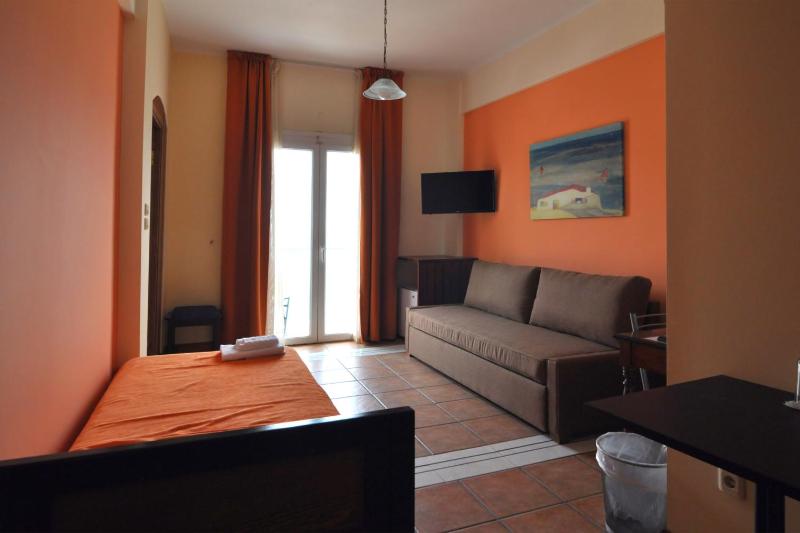 Family Room image 2