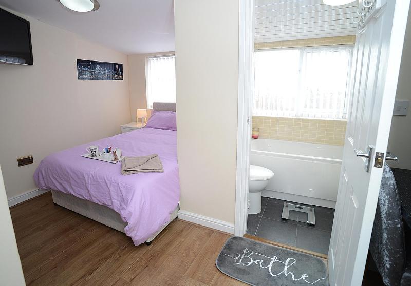 Deluxe Double Room image 2